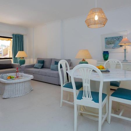 Marina 2Bdr Apartment With Balcony & Pool - 5Min From Beach By Lovelystay 쿼테이라 외부 사진