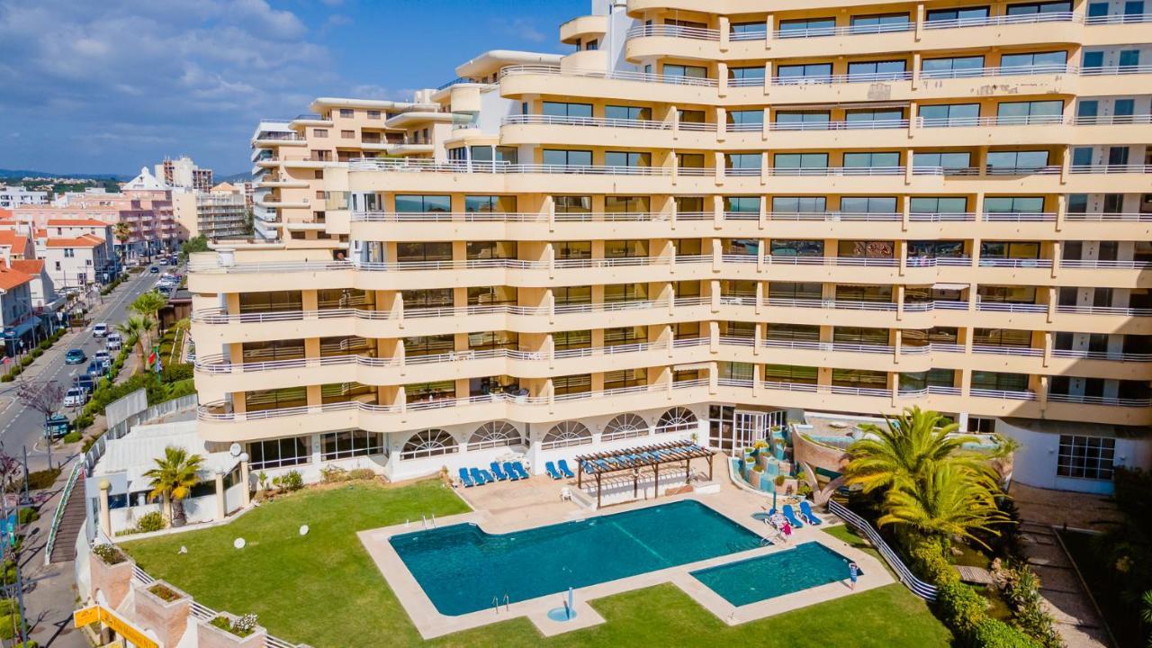 Marina 2Bdr Apartment With Balcony & Pool - 5Min From Beach By Lovelystay 쿼테이라 외부 사진