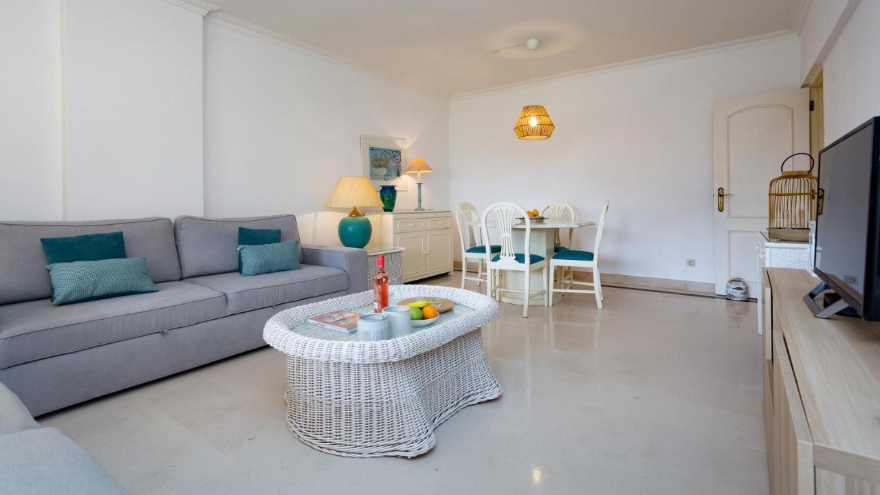 Marina 2Bdr Apartment With Balcony & Pool - 5Min From Beach By Lovelystay 쿼테이라 외부 사진